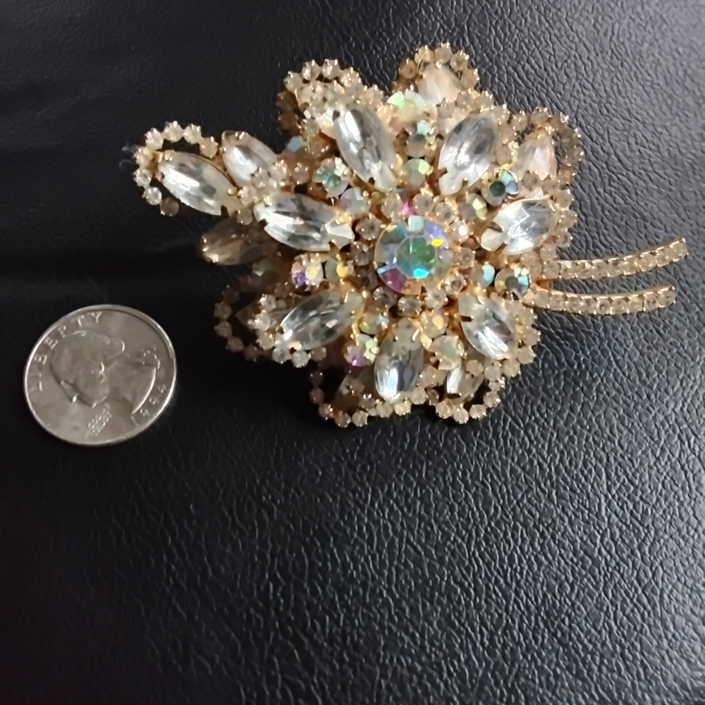 DeLIzza and Elster Juliana Brooch